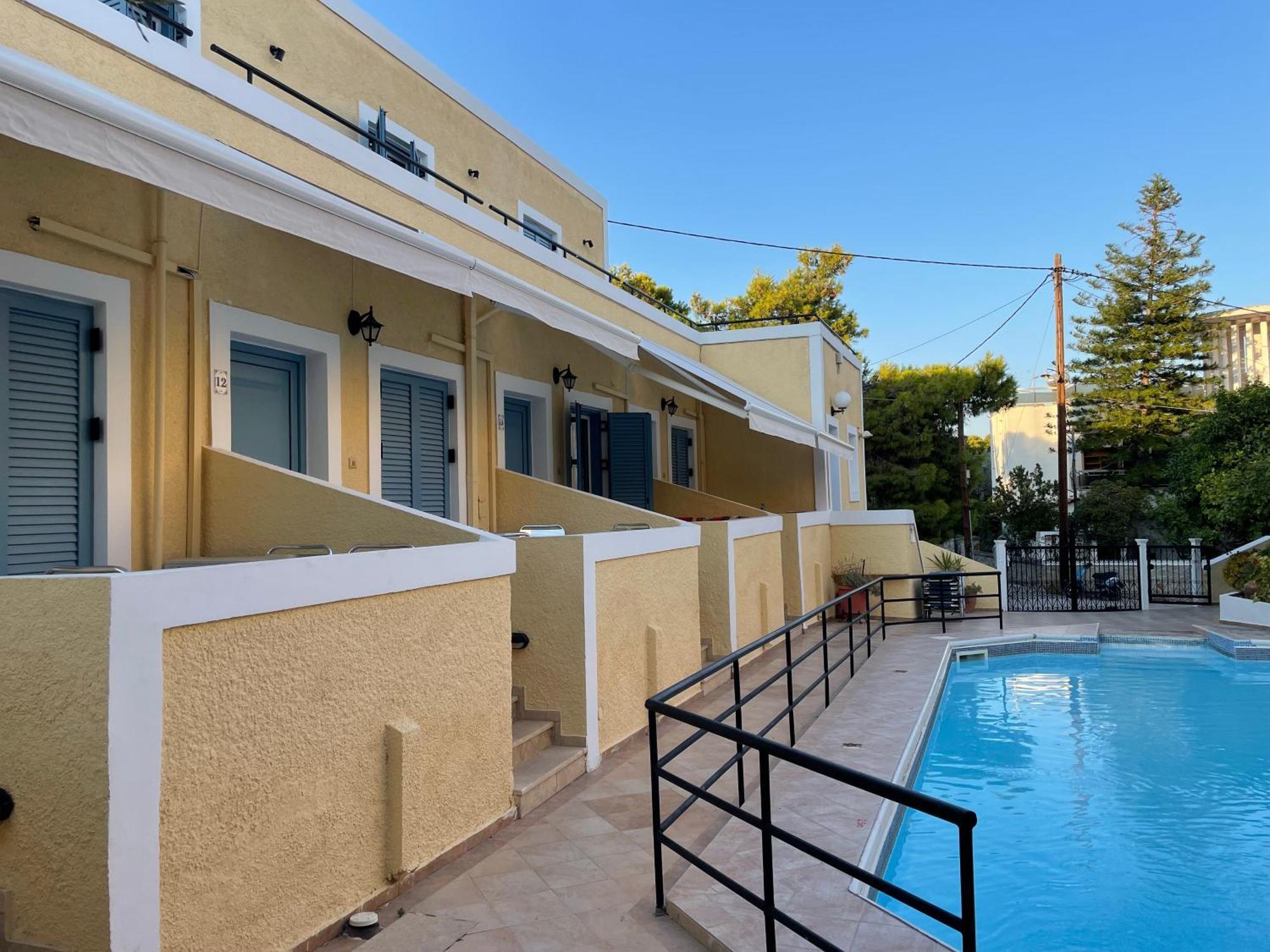 Esperides Maisonettes Agia Marina  Exterior photo